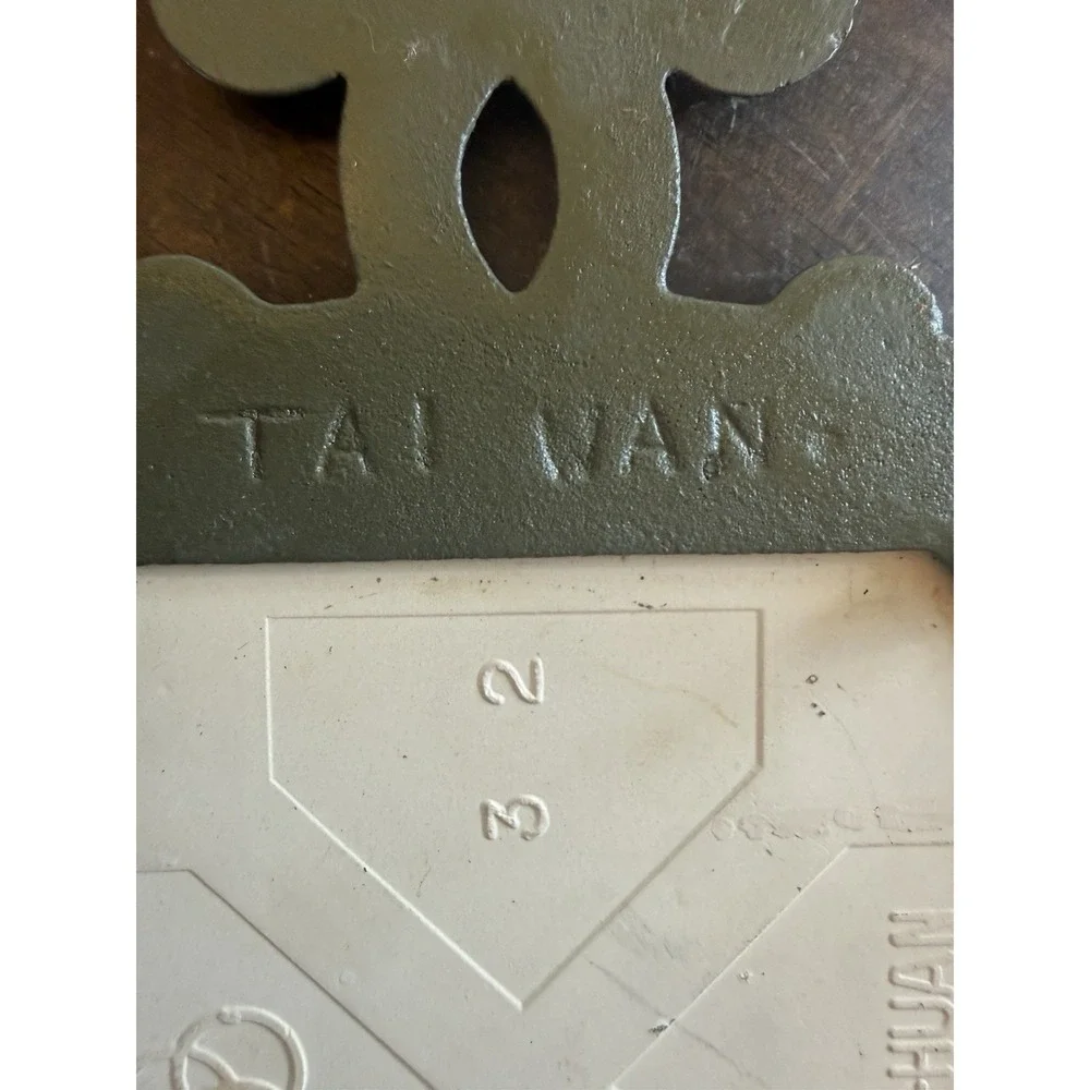 VTG Mushrooms Ceramic Tile Cast Iron Hot Plate Trivet TAIWAN Kitchen 70s Green 2